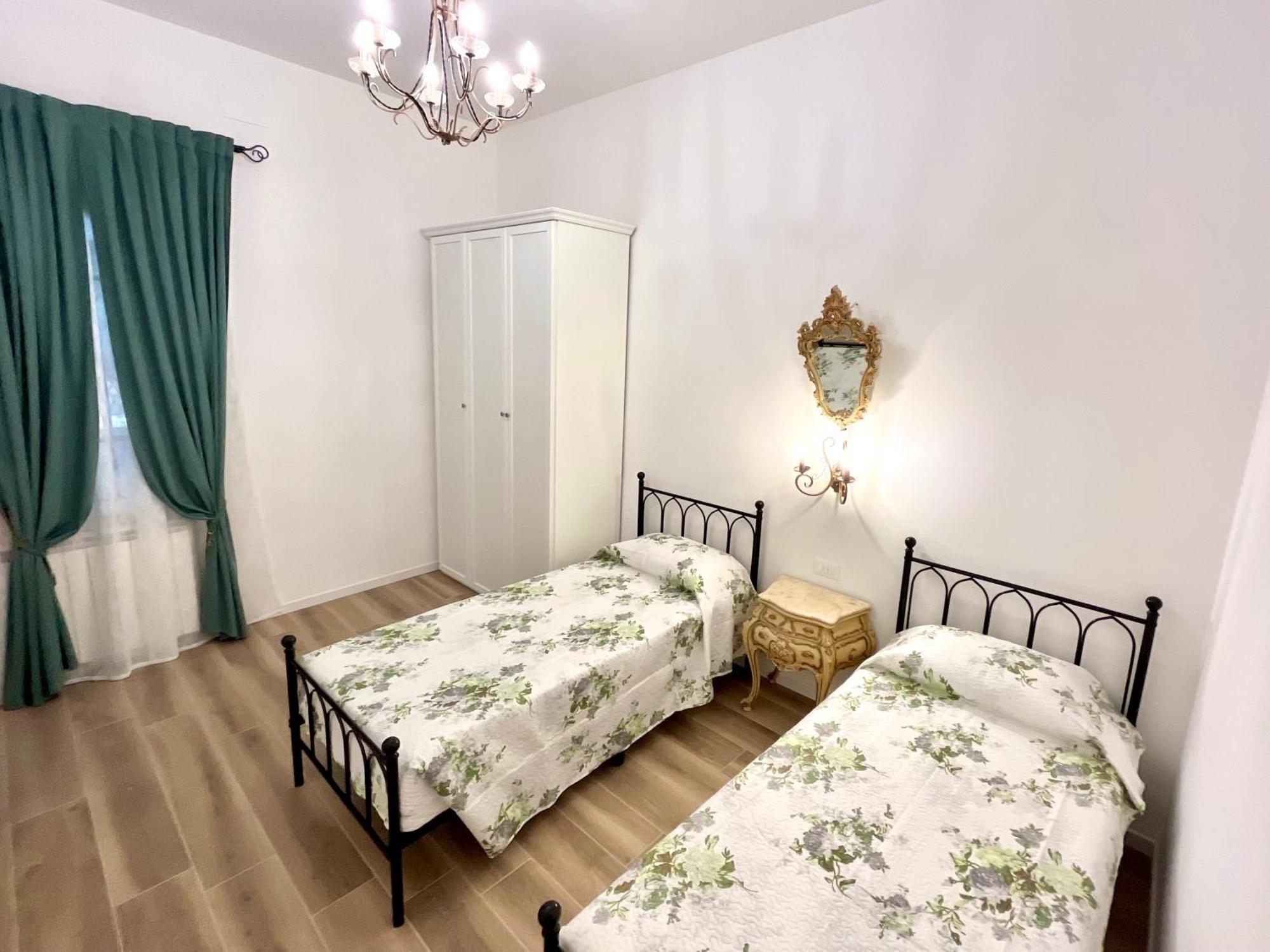 Airoldi Palace Apartment Chioggia Exteriör bild